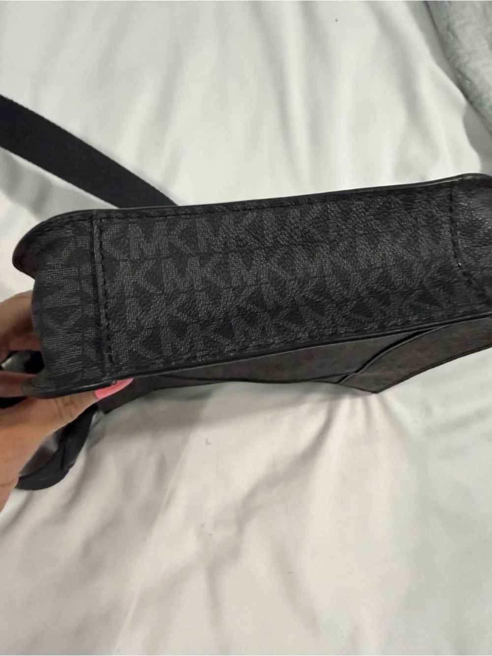 Michael Kors Briley Small Signature Logo messenger bag